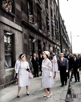 Colourised Photo Of The Queen Visiting A Street In The Gorbals Glasgow 1961
