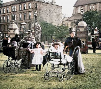 Early photograph of the main entrance to the Botanic Gardens on Queen Margaret Drive Glasgow
